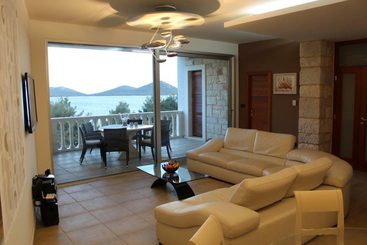 Sea'S The Day Villa Drage Exterior photo